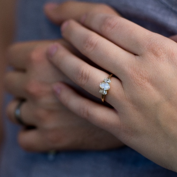 Moissanite Oval Stones Engagement Wedding Ring 14K - Picture 3 of 8